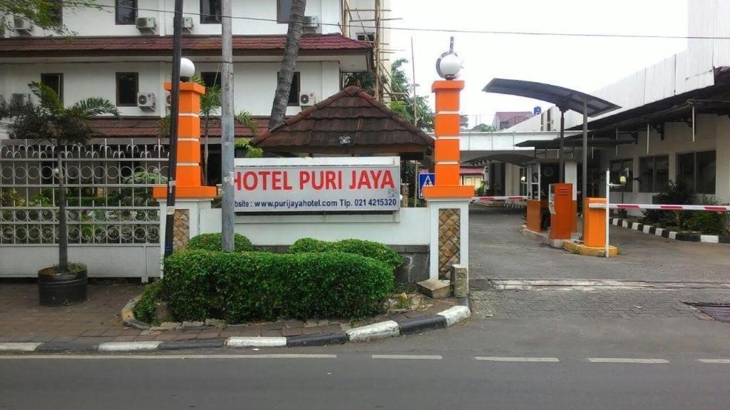 Puri Jaya Hotel Jakarta Exterior photo